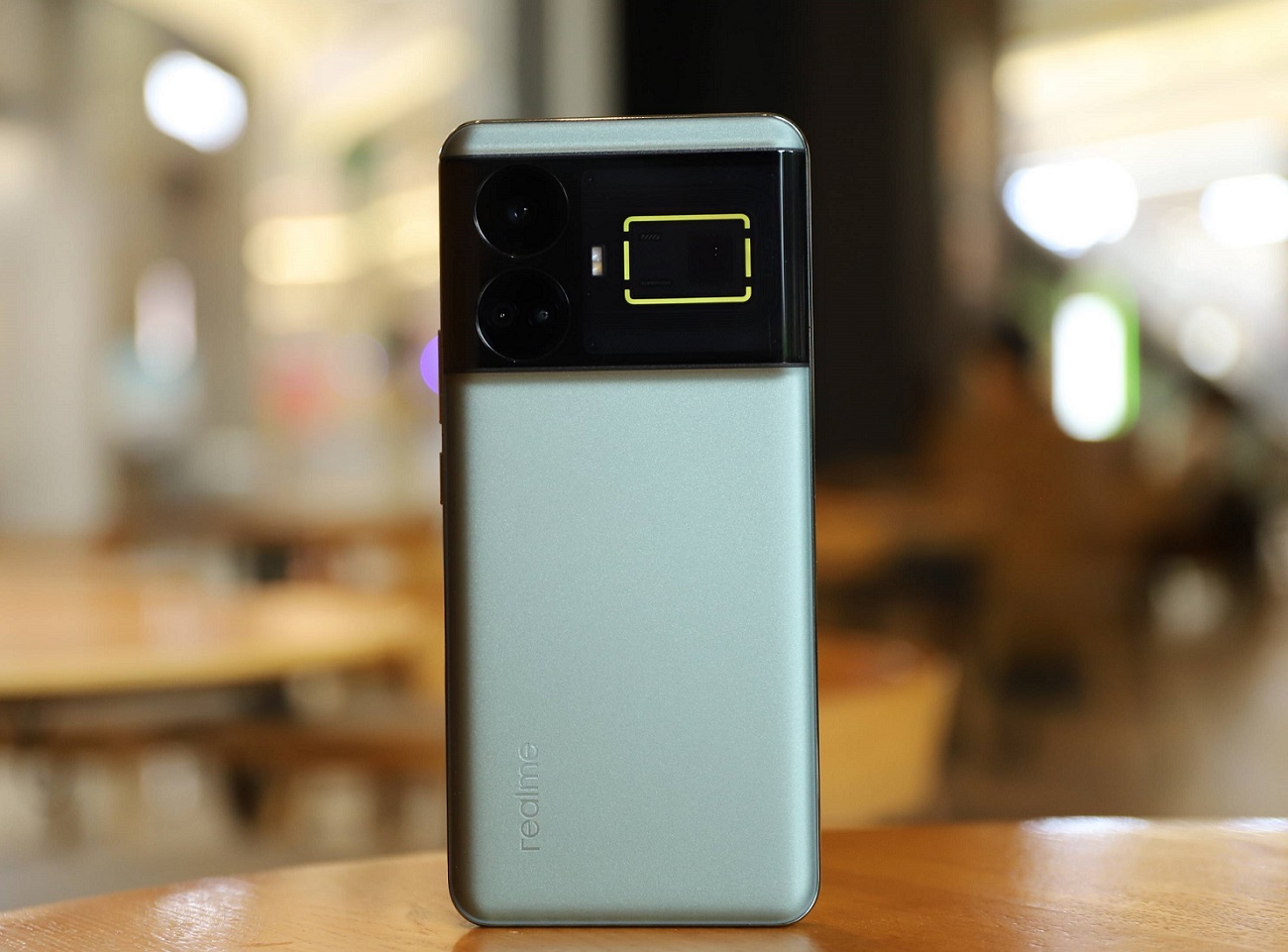 смартфон Realme GT5