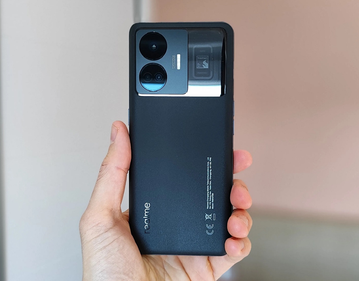 смартфон Realme GT 3 старт глобальных продаж