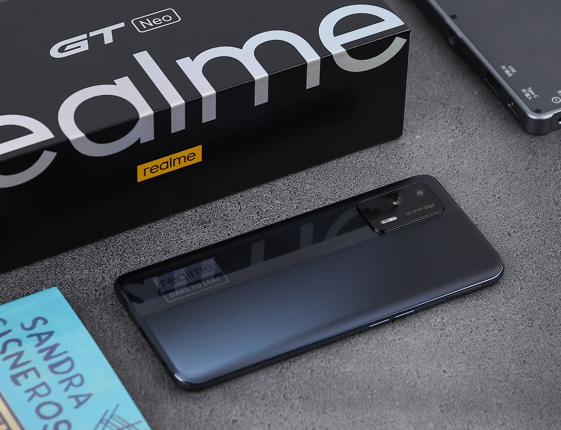  Realme GT Neo