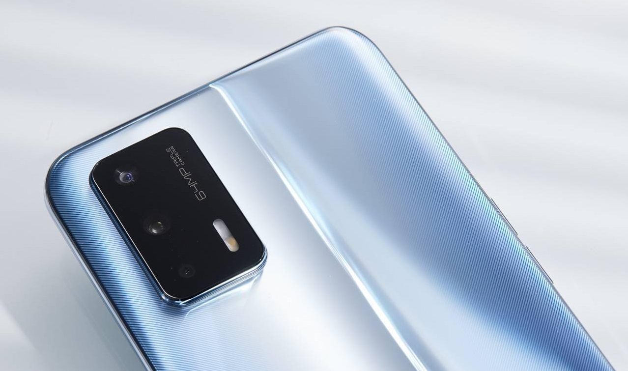 Новый Realme GT Neo получит более тонкий корпус, чем флагманский Realme GT