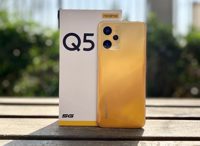 Realme Q5