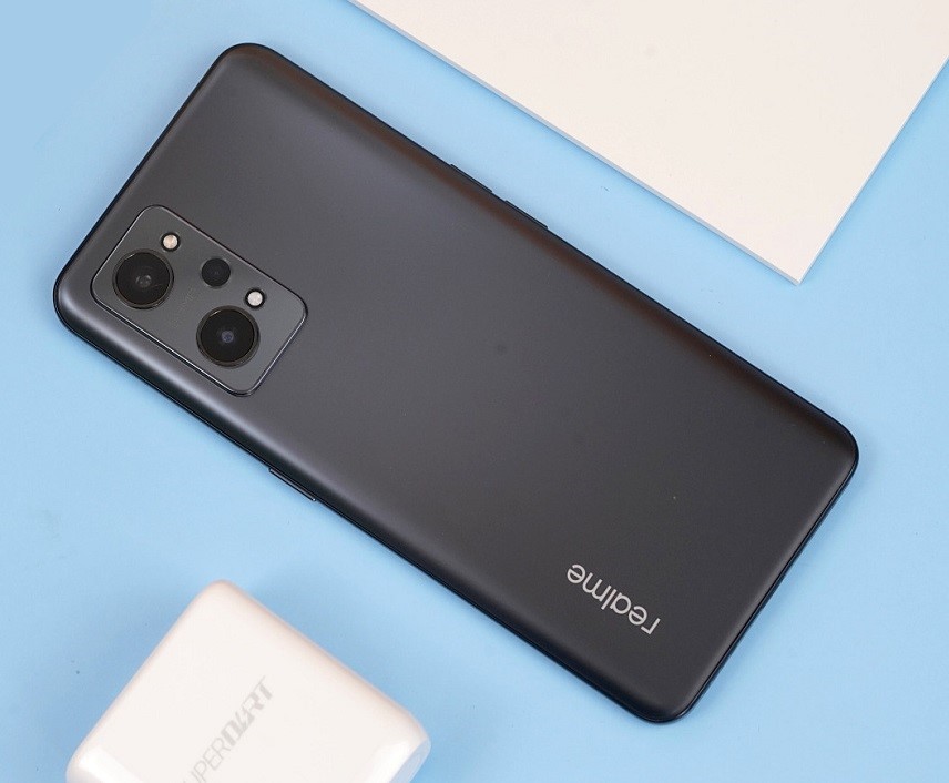 Realme Q5