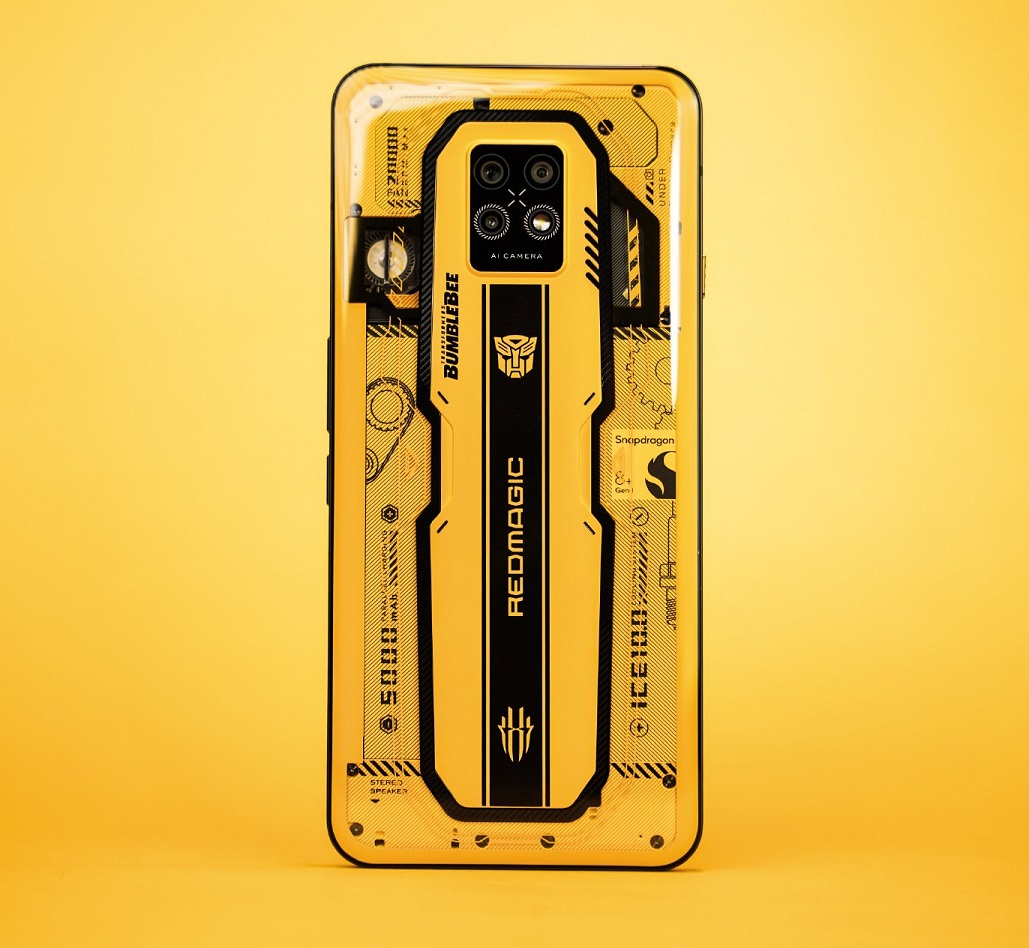 Nubia RedMagic 7s Pro Transformed Golden Steel Hornet Limited Edition