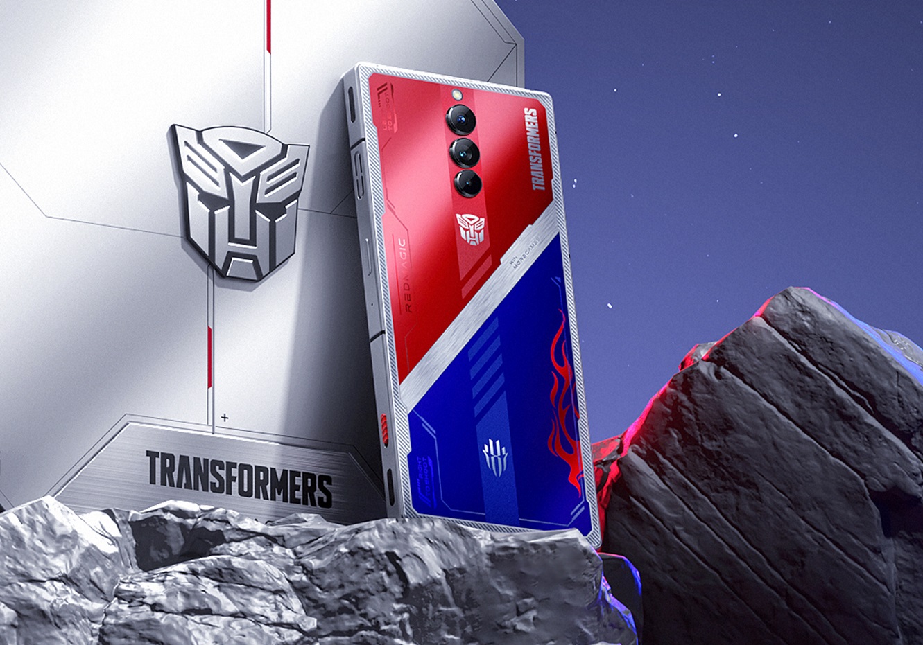 игровой смартфон Red Magic 8 Pro+ Transformers Leader Edition.