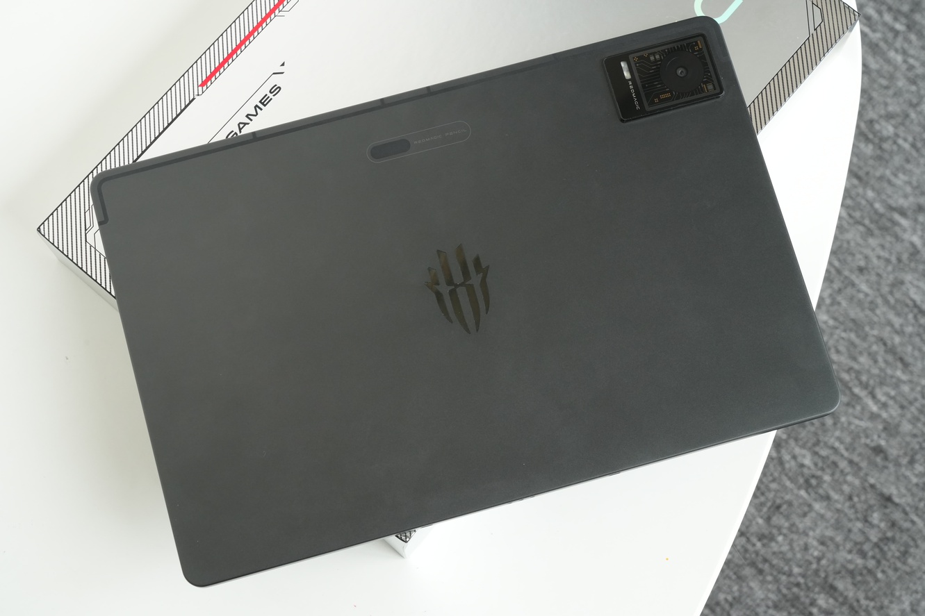 игровой планшет Red Magic