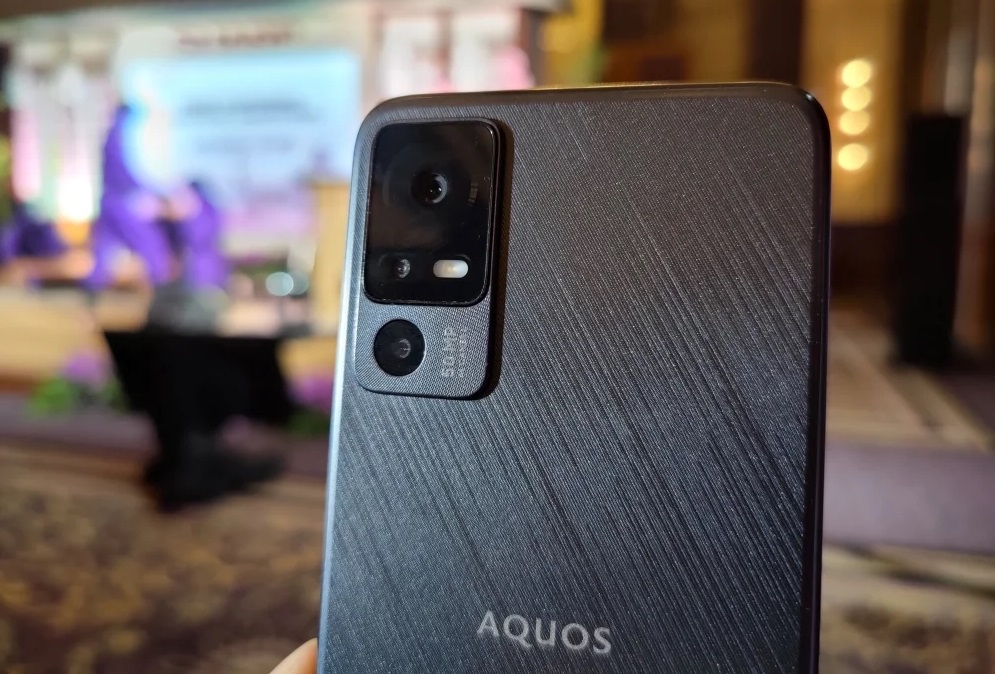 Sharp AQUOS V6 5G