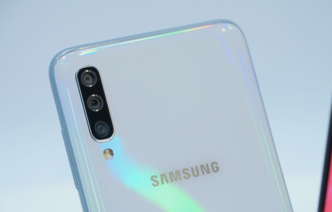 Samsung-Galaxy-A30s-s120_f2e86f4021_1.jpg