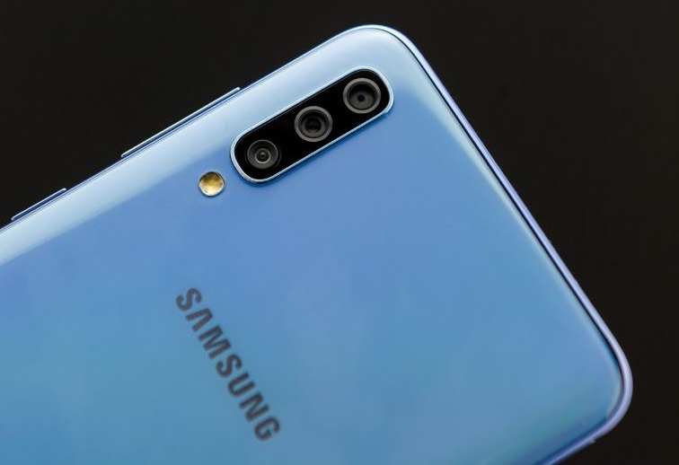 Samsung-Galaxy-A70-s12332.jpg