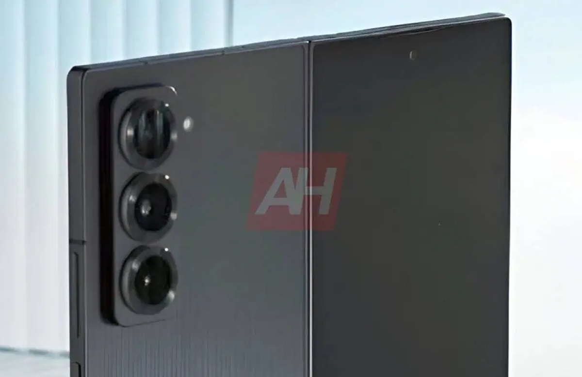 Samsung_Galaxy_Fold_Special_Edition_1.jpg