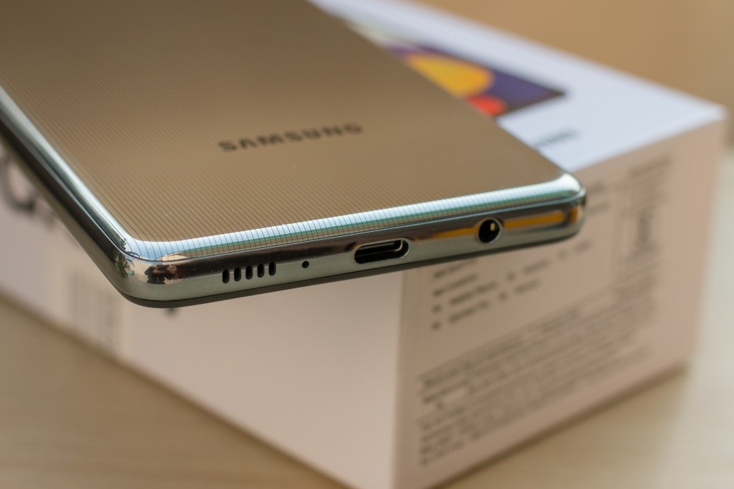 Новый Samsung Galaxy M62 с Snapdragon 750G и 90 Гц AMOLED дисплеем
