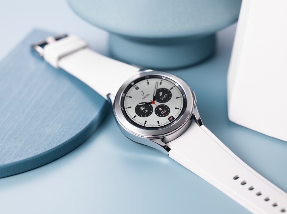 Samsung_Galaxy_Watch_4_classic_silver122.jpg