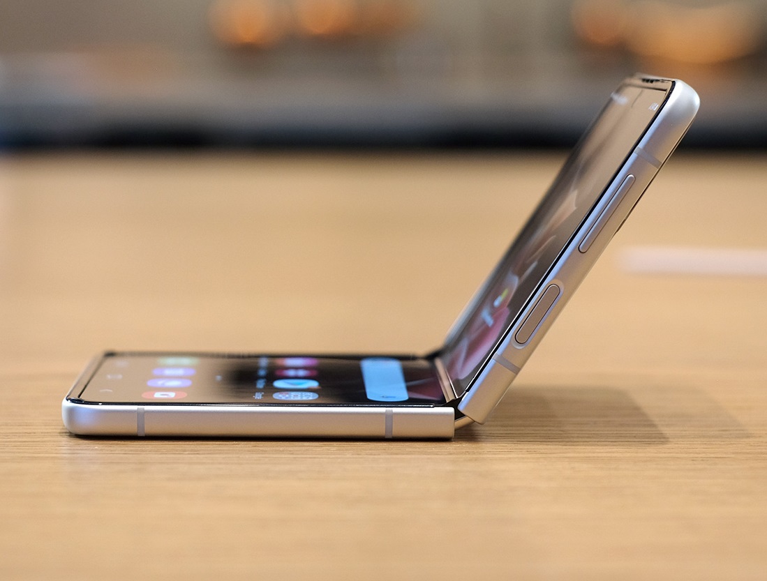 Samsung Galaxy Z Flip4