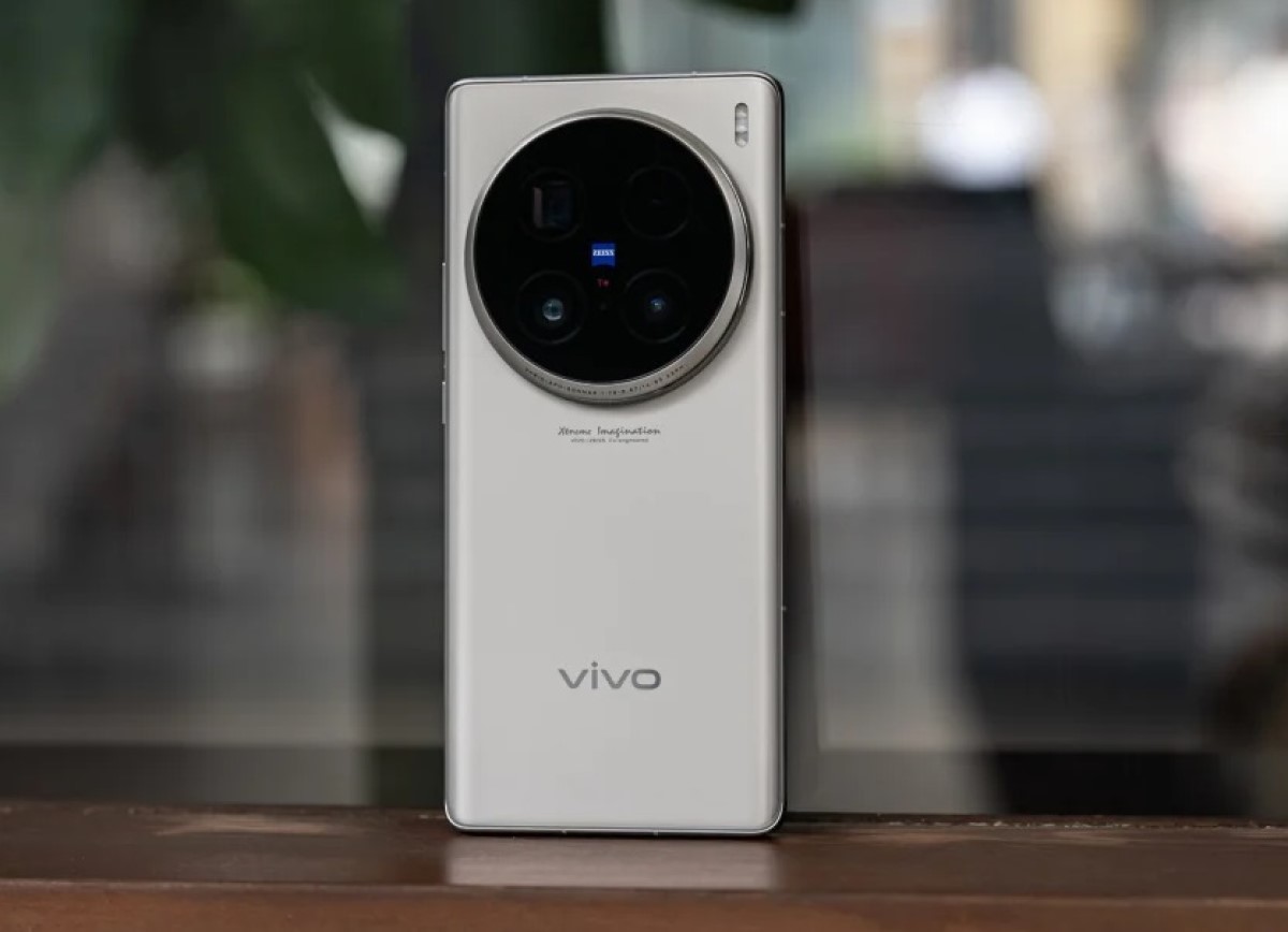 В Китае стартовали продажи Vivo X100 Ultra с продвинутой камерой