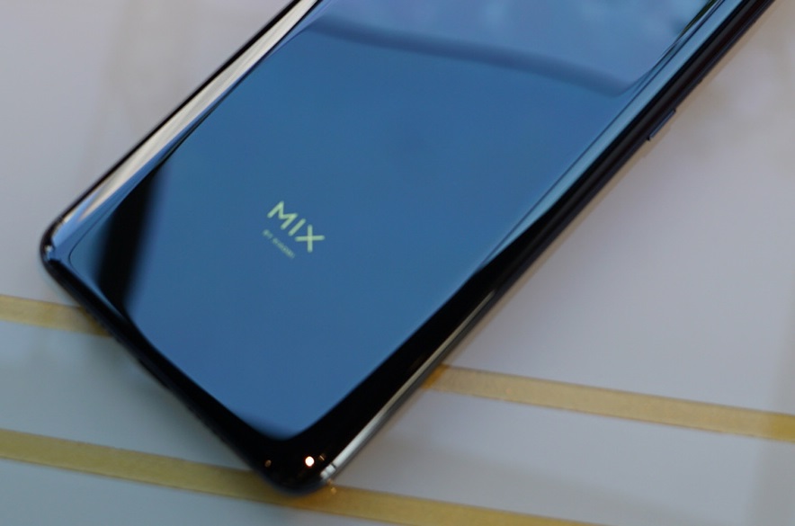 Смартфон Xiaomi Mi Mix нового поколения получит 16 Гб ОЗУ