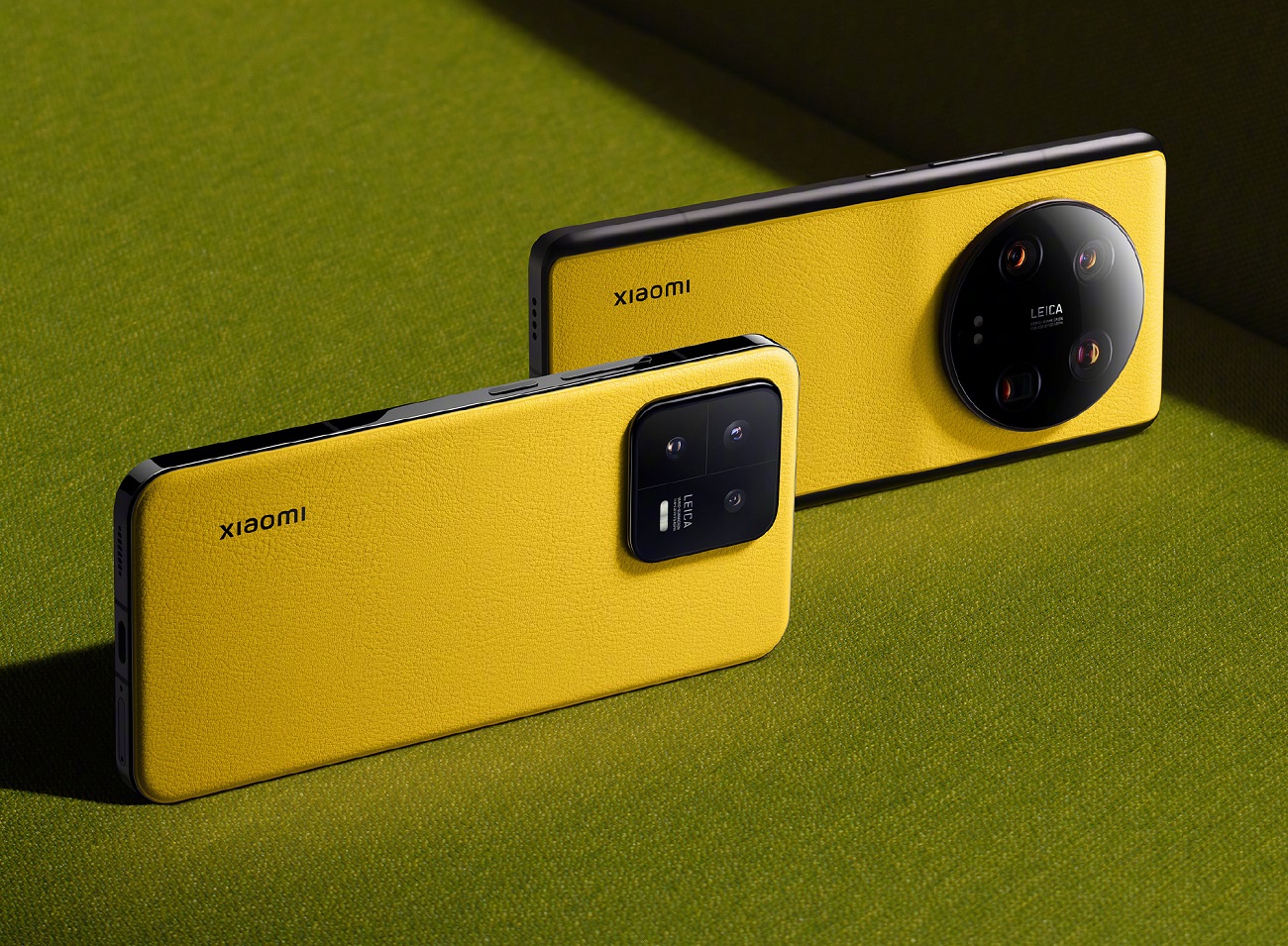 смартфон Xiaomi 13 в желтом цвете