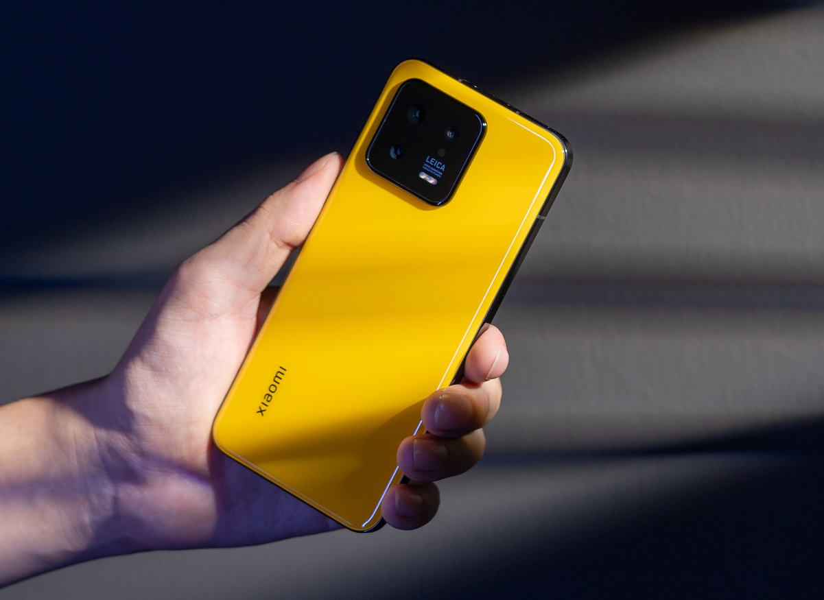 Обзор телефона xiaomi 13. Xiaomi 13 флагман. Xiaomi 13 зеленый. Xiaomi 13 Pro зеленый. Xiaomi 13 Yellow.