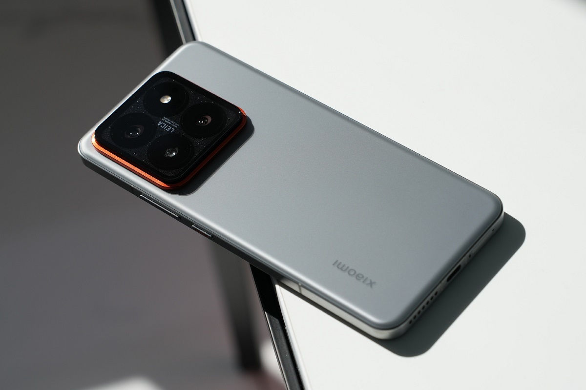 смартфон Xiaomi 14 Pro Titanium Edition