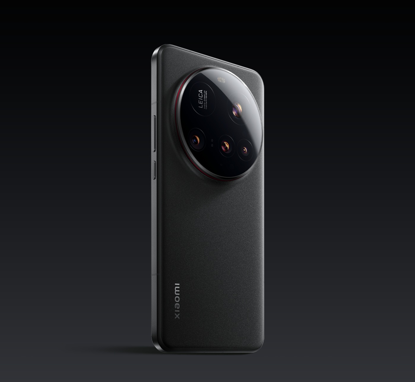 Xiaomi_15_Ultra_cnb802.jpg