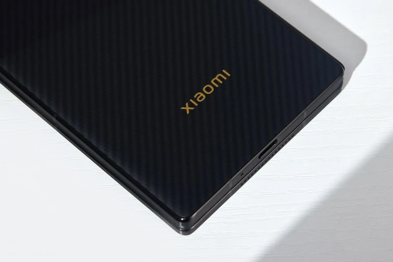 смартфон Xiaomi MIX Flip