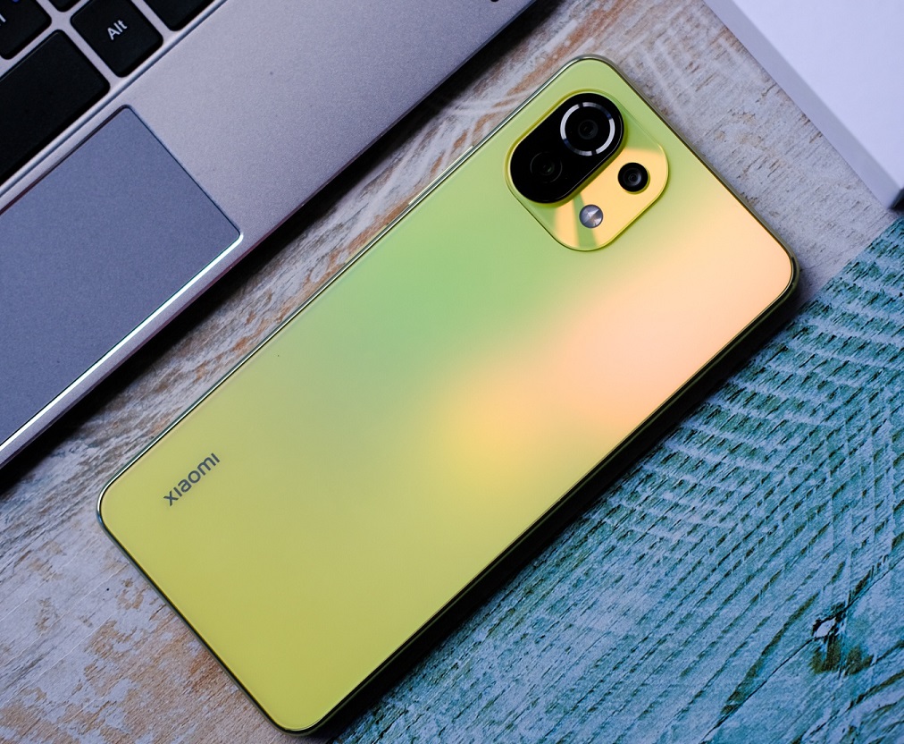 Телефон Xiaomi Mi 11 Lite Фото