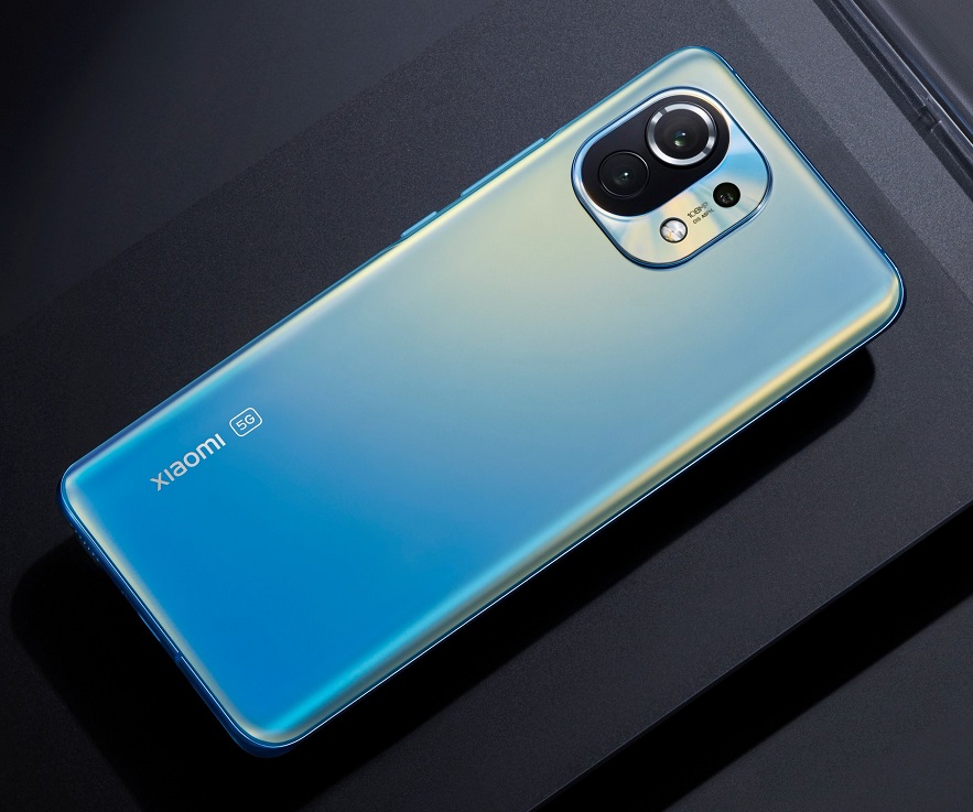 Флагманские смартфоны, которые вышли в 2021 году: Xiaomi Mi 11