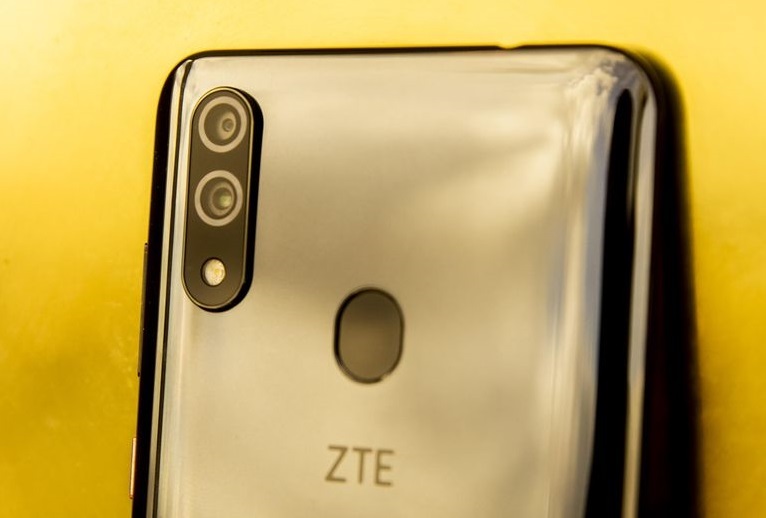 ZTE-slider-phone4.jpg