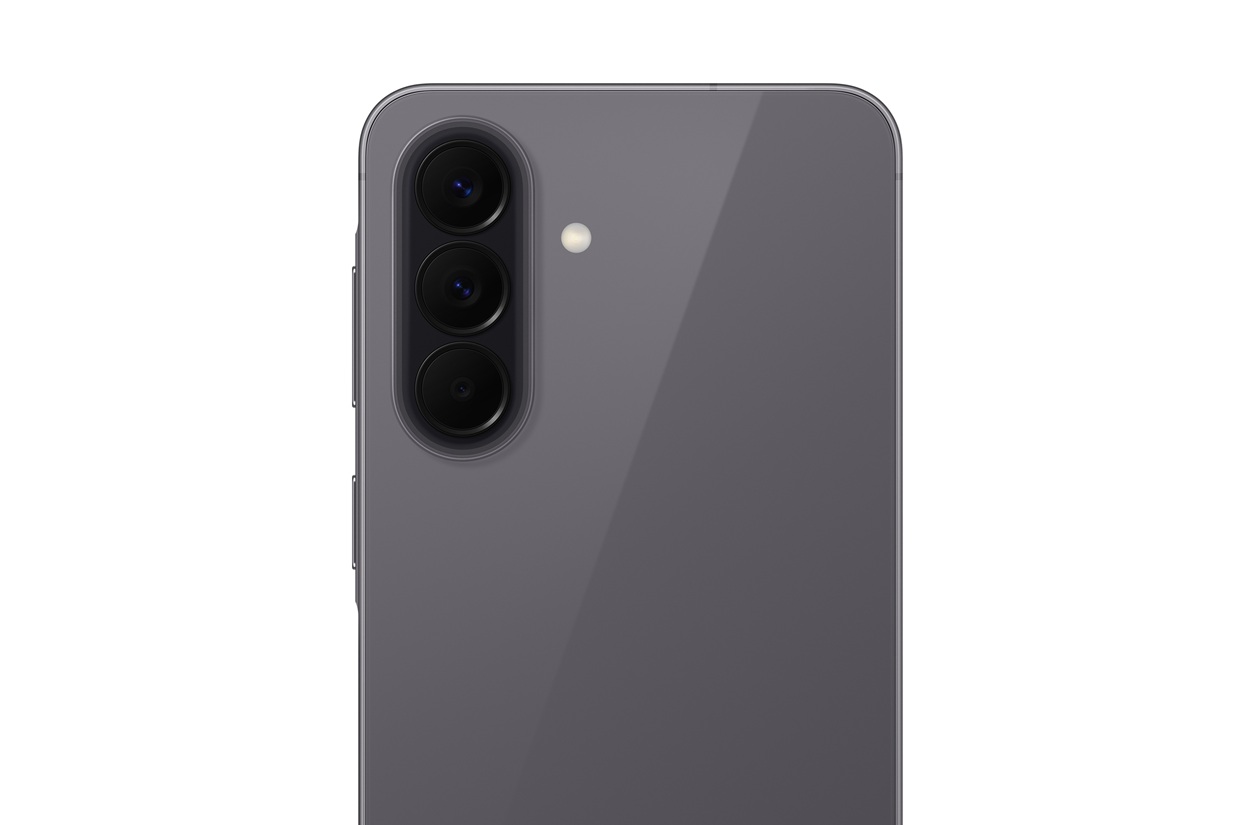 Samsung Galaxy A57 5G вышел в продажу в России