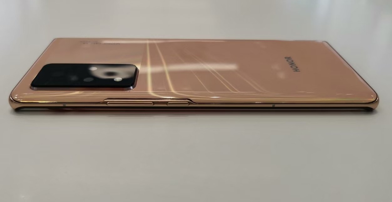 honor_v40_112_4144k9F.jpg
