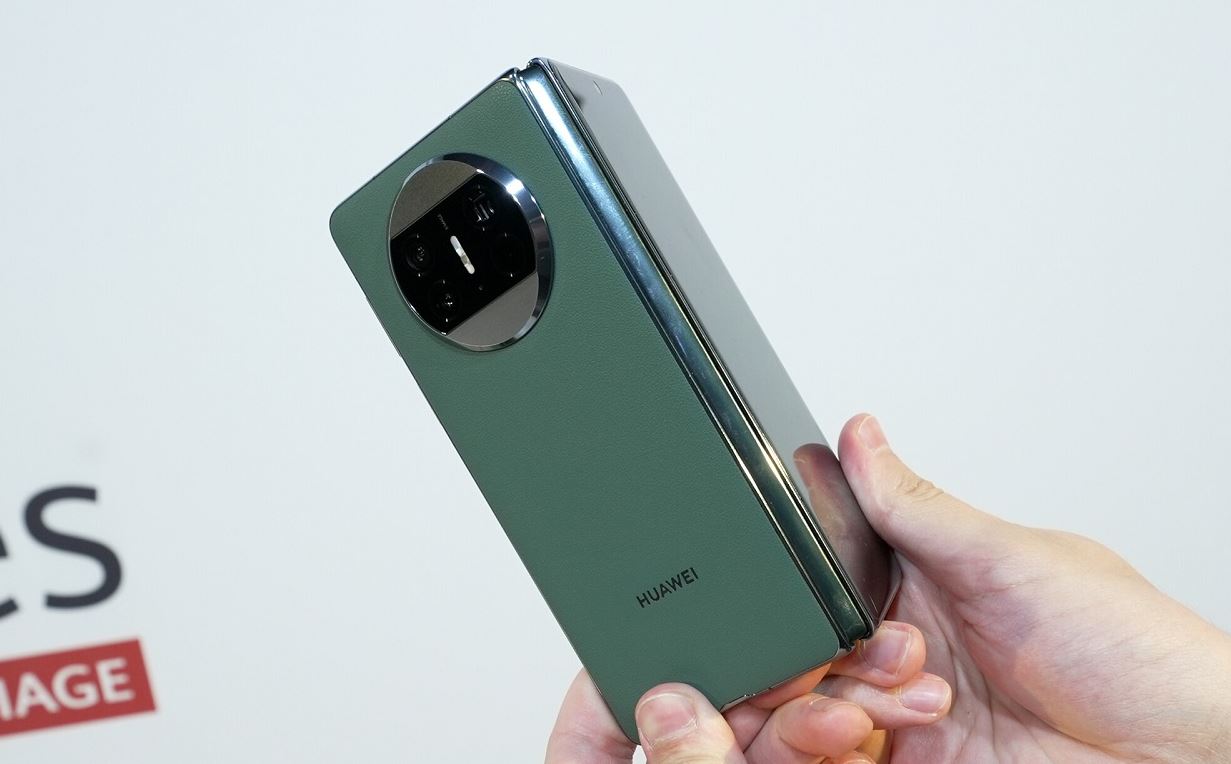 Складной смартфон Huawei Mate X