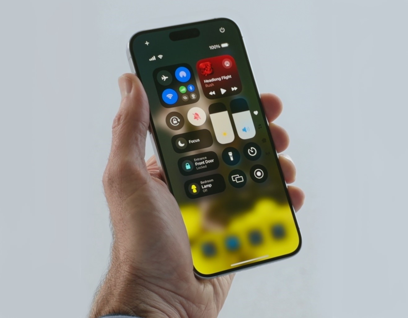 операционная система iOS 18