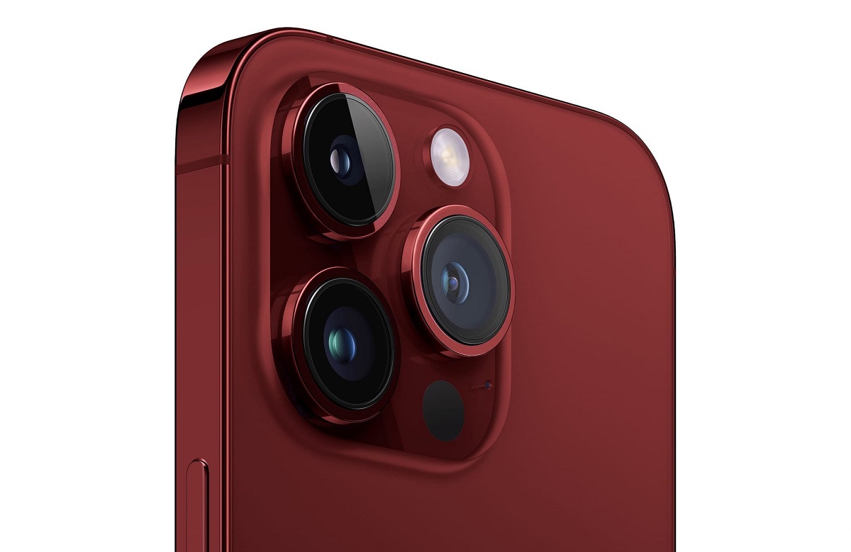 iPhone 15 Pro Dark Red