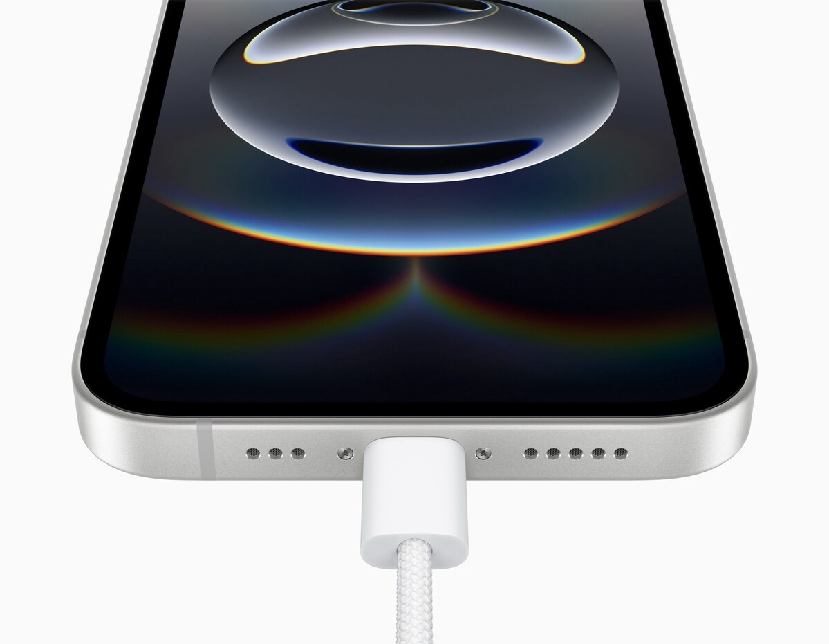 iPhone_16e_6bd.jpg