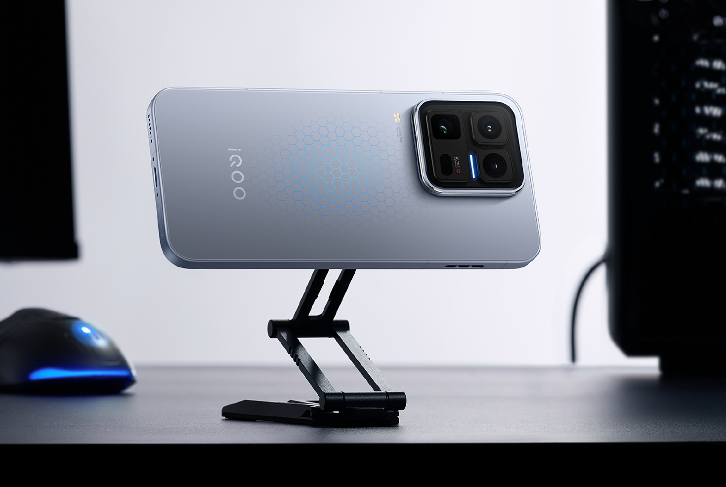 iQOO 15 Ultra возглавил рейтинг самых мощных флагманов по версии AnTuTu в марте