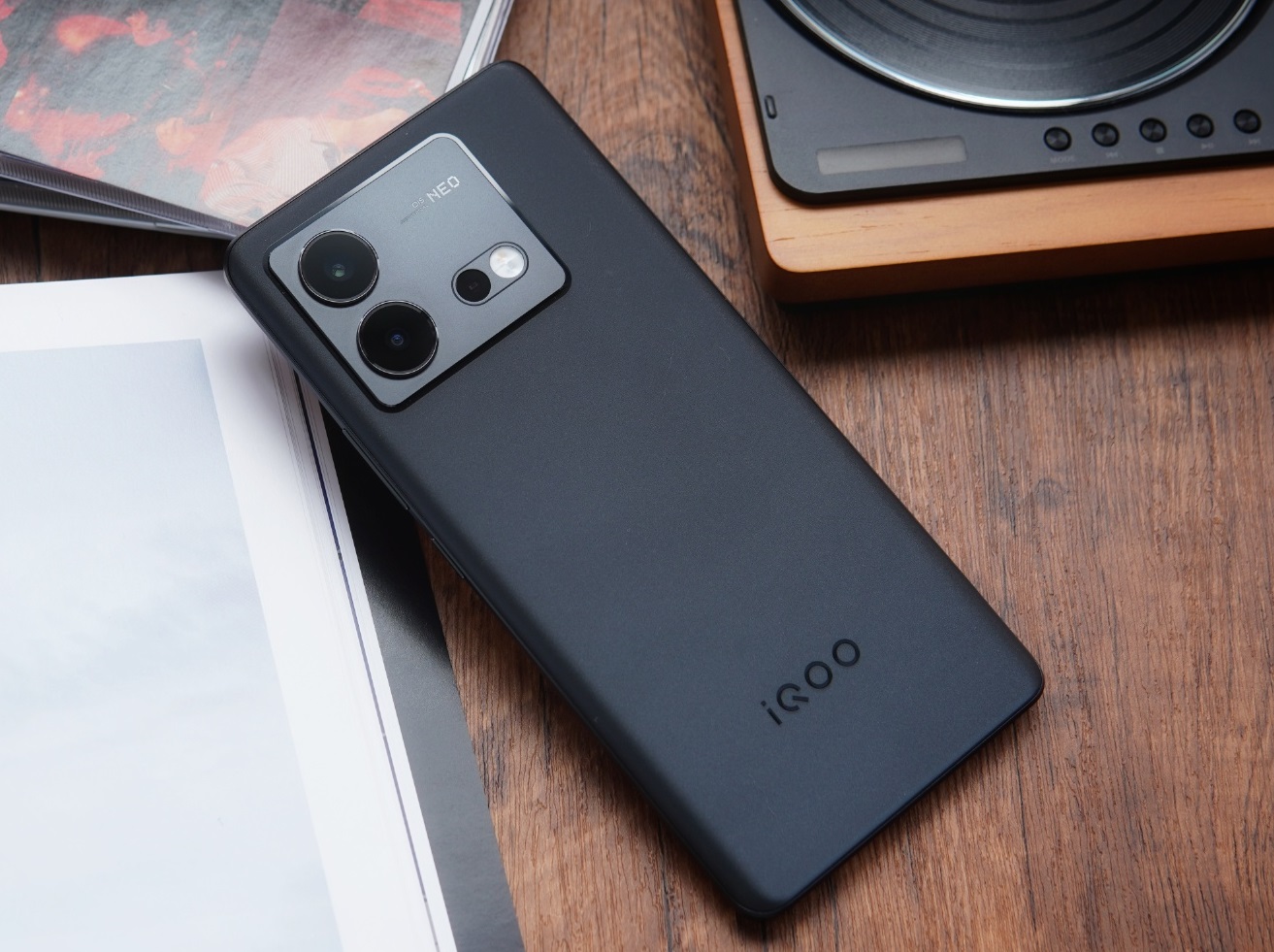 смартфон iQOO Neo8 Pro