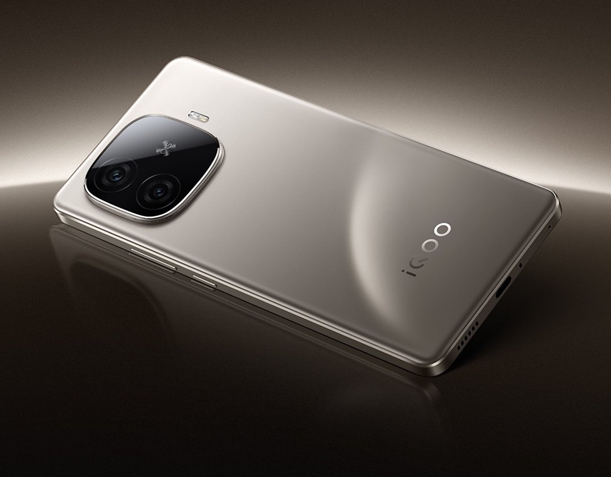 iQOO Neo 10R продемонстрирован в цвете Moonknight Titanium