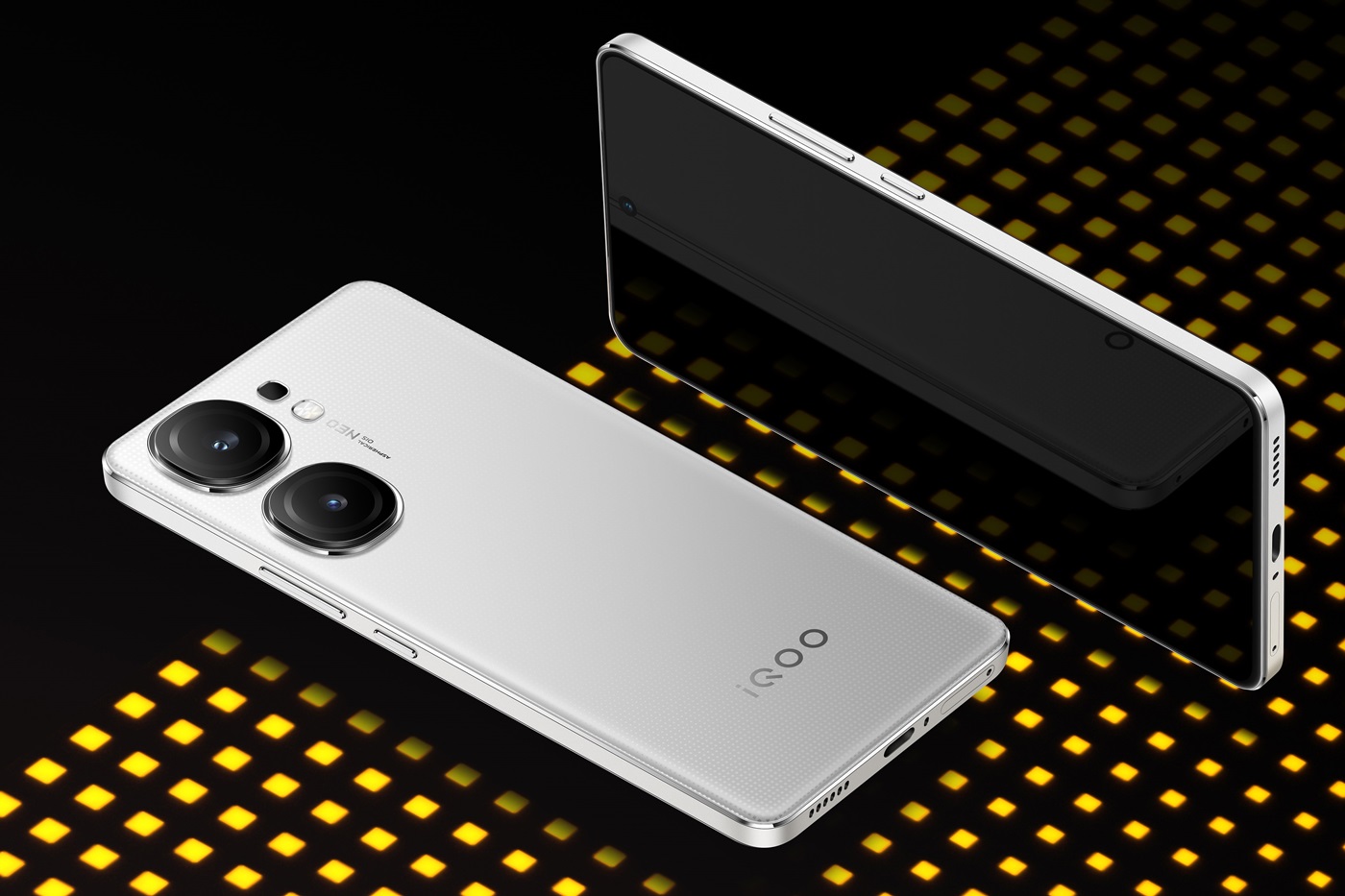 iQOO Neo 10 получит аккумулятор 6100 мАч и мощную зарядку