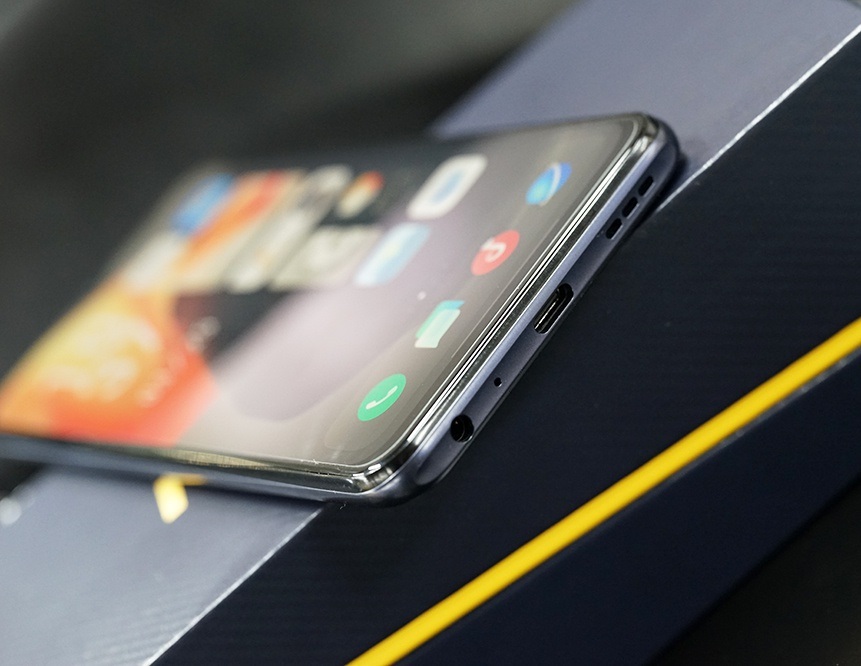 Новый смартфон iQOO Z3 получил 120-Гц экран и Snapdragon 768G