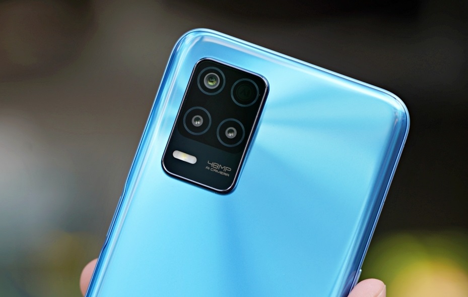 Realme выпустила смартфон Realme 8 5G с 90-Гц IPS дисплеем