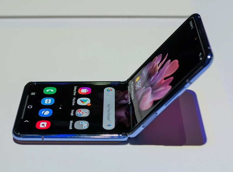 samsung-galaxy-z-flip-12544458855.jpg