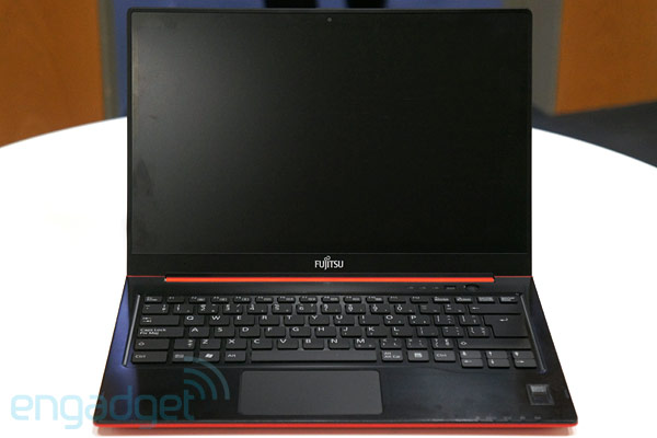 Ультрабук Fujitsu Lifebook