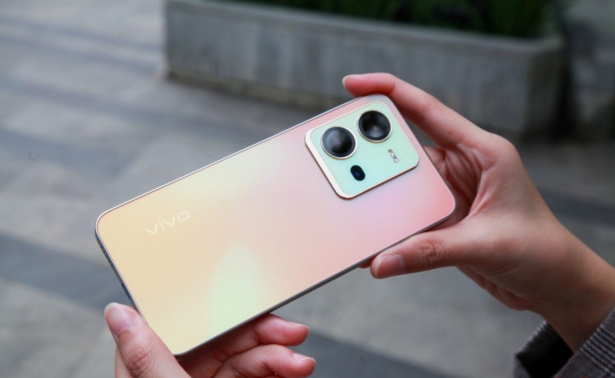 Vivo V25