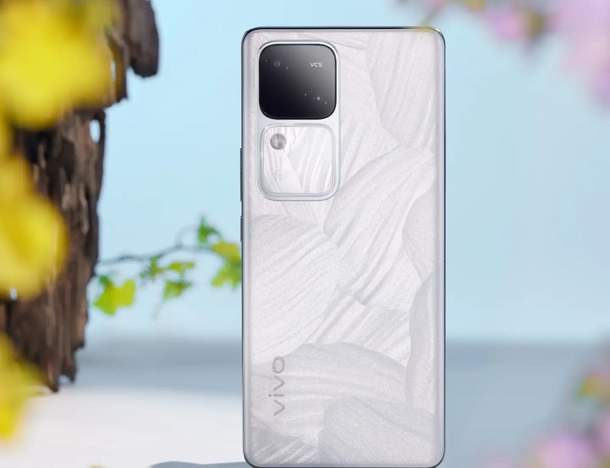 смартфон Vivo S18