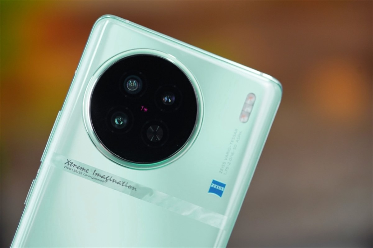 смартфон Vivo X90s